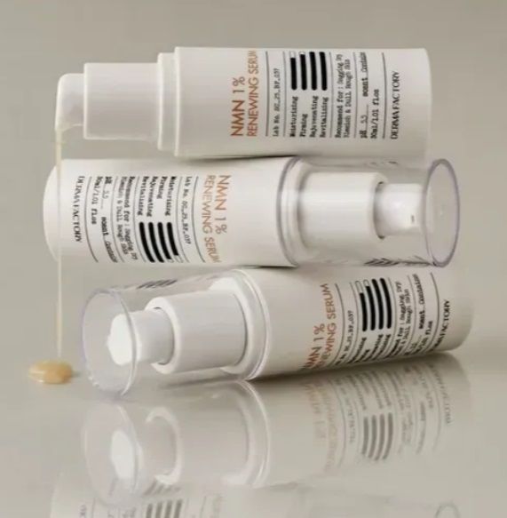 Оновлювальна антиоксидантна сироватка з 1% NMN DERMA FACTORY NMN 1% Renewing Serum  000805 фото