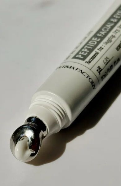 Пептидний крем з аплікатором DERMA FACTORY Peptide Facial and Eye Cream &mdash; 20 мл 001004 фото